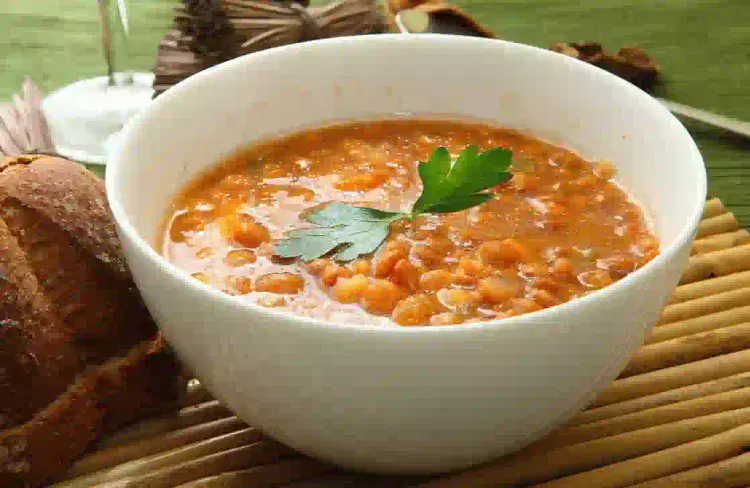 sopa de lentejas