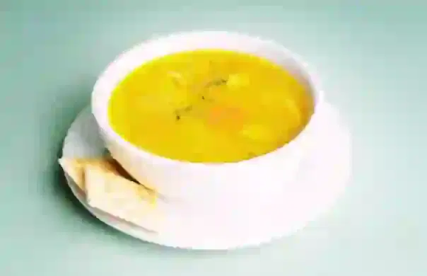 sopa de verduras con fideos