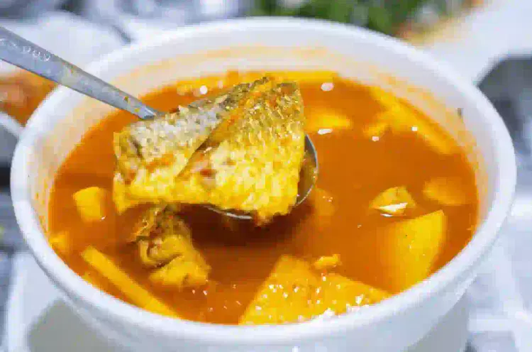 sopa de pescado